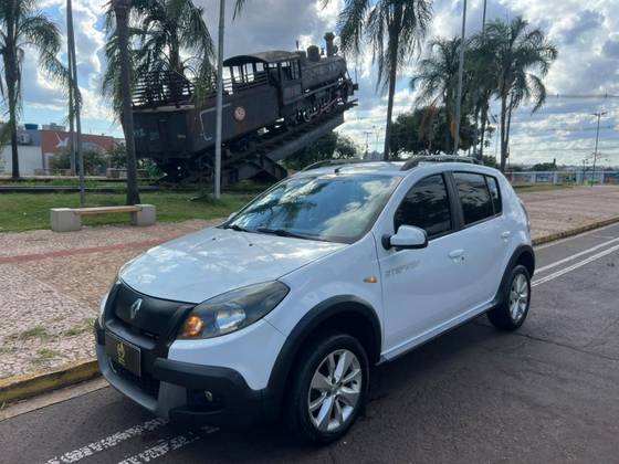 RENAULT SANDERO 1.6 STEPWAY 8V FLEX 4P MANUAL RENAULT SANDERO 1.6 STEPWAY 8V FLEX 4P MANUAL